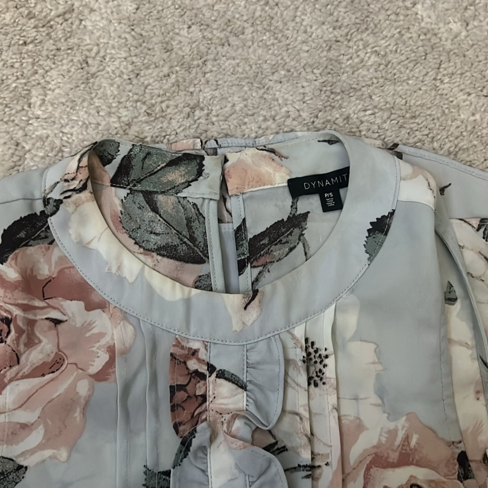 Dynamite Ruffled Sleeveless Top - Picture 4 of 9